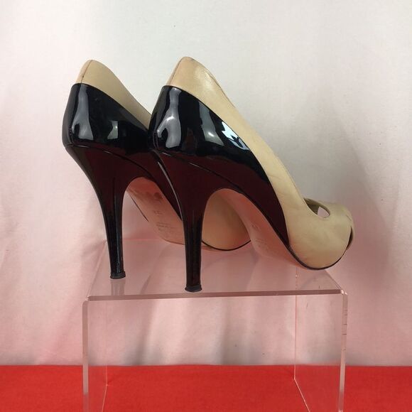 Max Mara Tan w Patent Cross Front Pumps - Picture 3 of 4